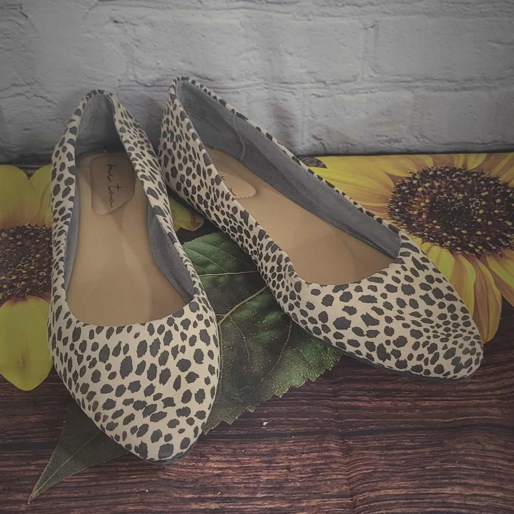 Me too slip on flats  cheetah shoes size 10 NWOT